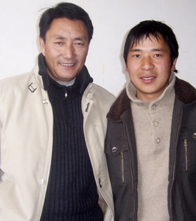 藏族演员多布杰：出道34年不开豪车不用助理，老戏骨的坚守和幸福