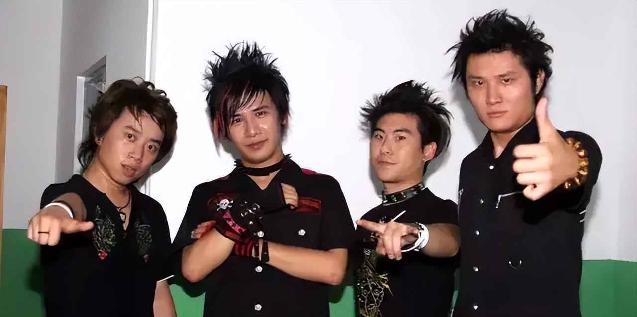 “从爆红到没落”的7个组合，有人街边卖唱，有人转行打篮球