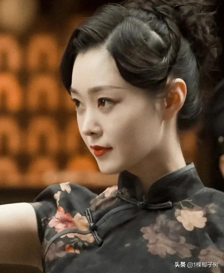 宋轶她好适合这样的服装