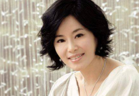 李侑菲：统一亚洲男人审美，父亲是韩国的富商，妹妹男友是李昇基