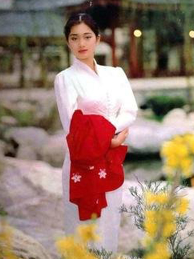 8位挂历女神：巩俐华贵、周迅灵动、瞿颖最奔放，谁是你心中第一