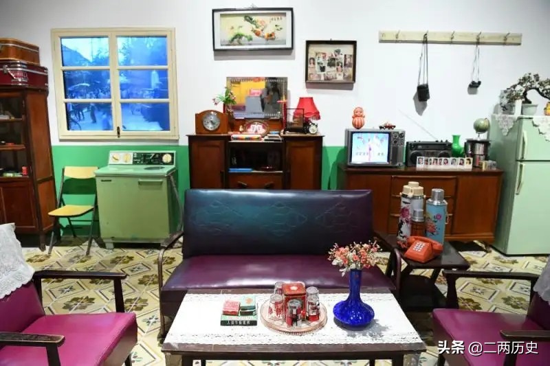 许昌“黑老大”梁三：调戏服务员未果，竟指使小弟火烧“胖东来”