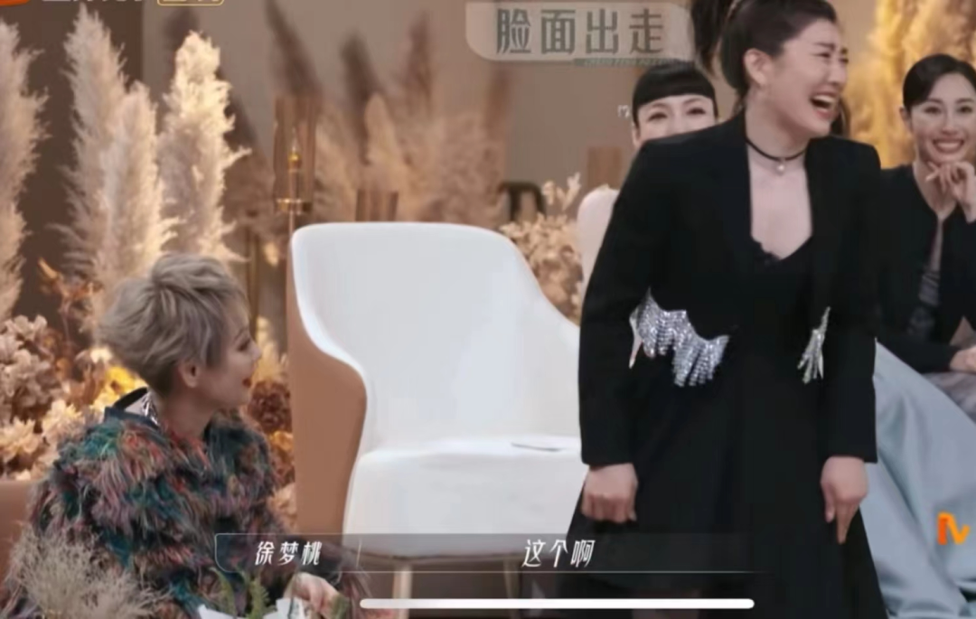 《浪姐3》名场面来了！张天爱被问年龄显尴尬，那英自曝没整容