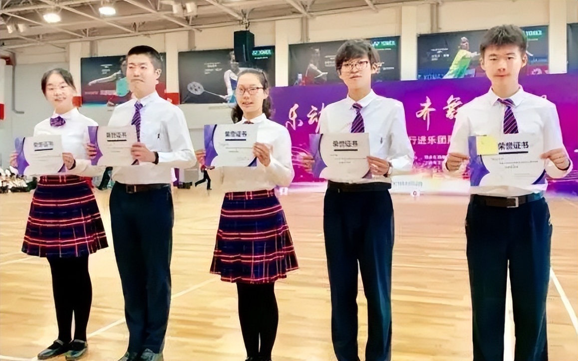 湖南4名学生签约清北，皆为奥数竞赛金牌得主，且出自同一所中学