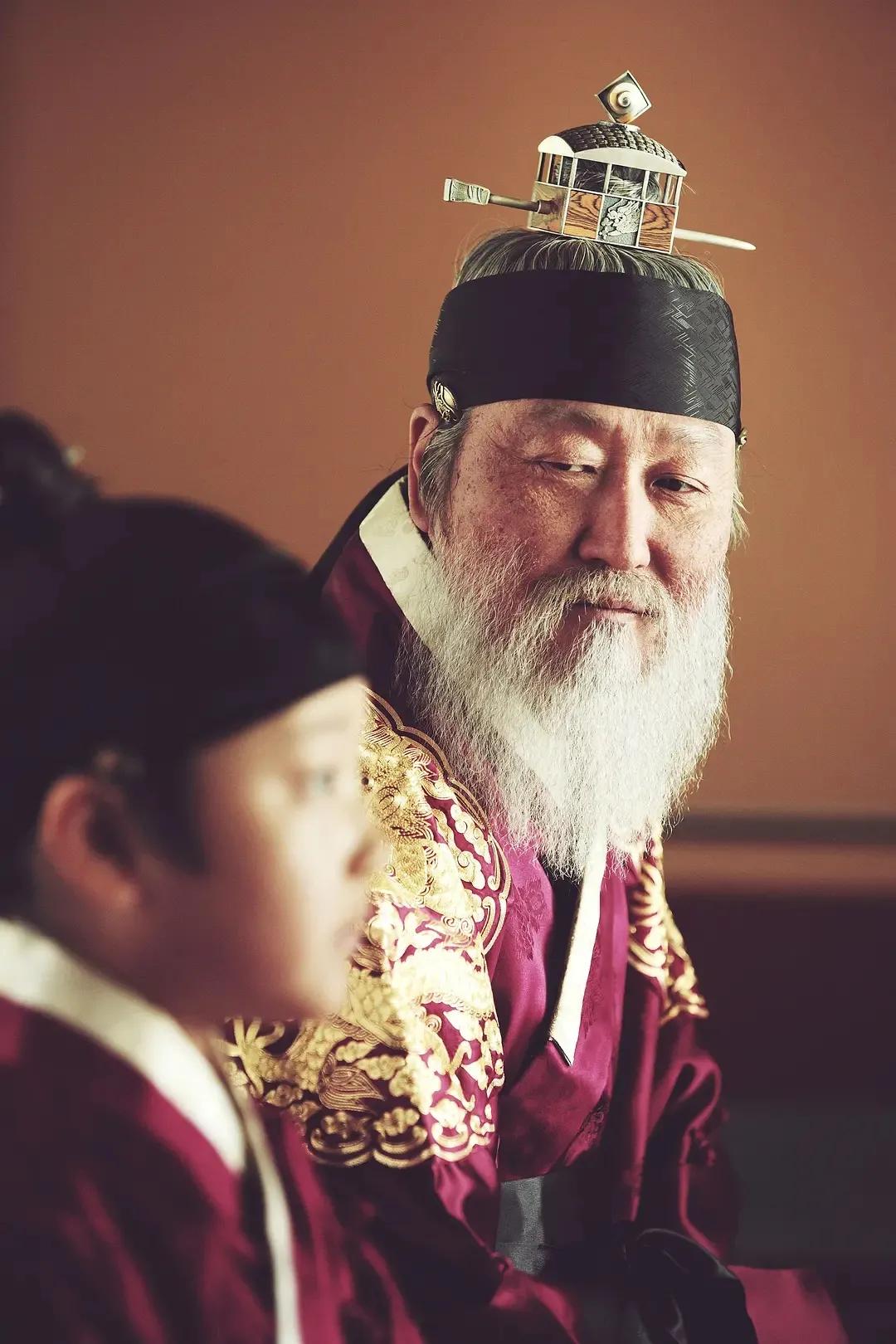 豆瓣8.5分的韩国电影《思悼》，儿子被父亲关进米柜8天而亡的故事