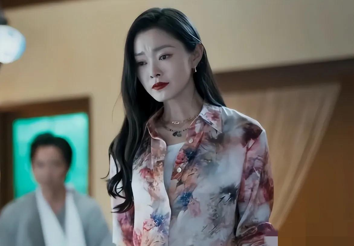 缉毒剧中的黑马《暗黑行者》首播，老牌港星，宋轶女大佬气场全开