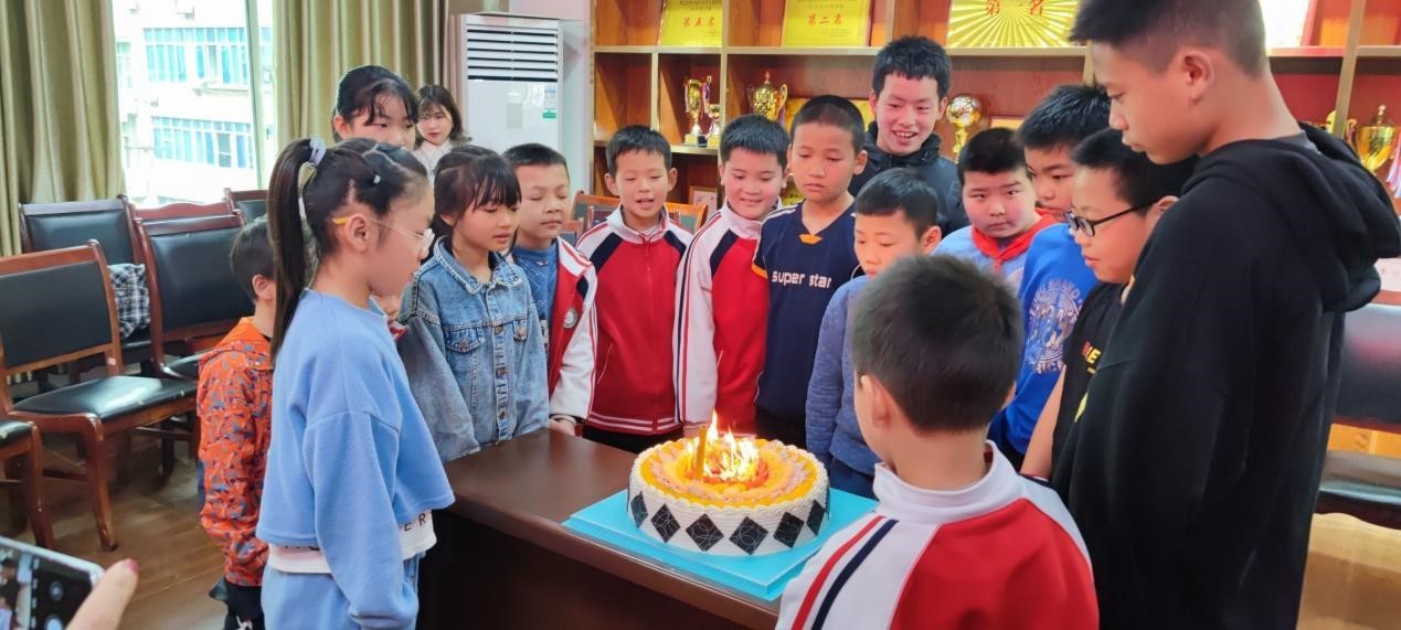 筠連希望小學2022一場特殊的生日會(圖3) 筠連希望小學2022一場特殊的生日會(圖3)