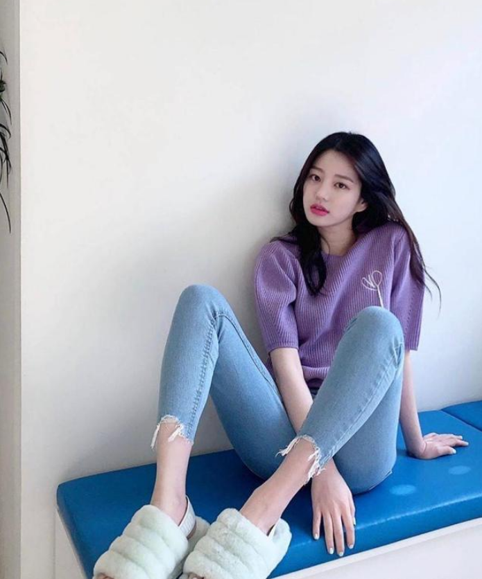 学校2015女主（李侑菲）