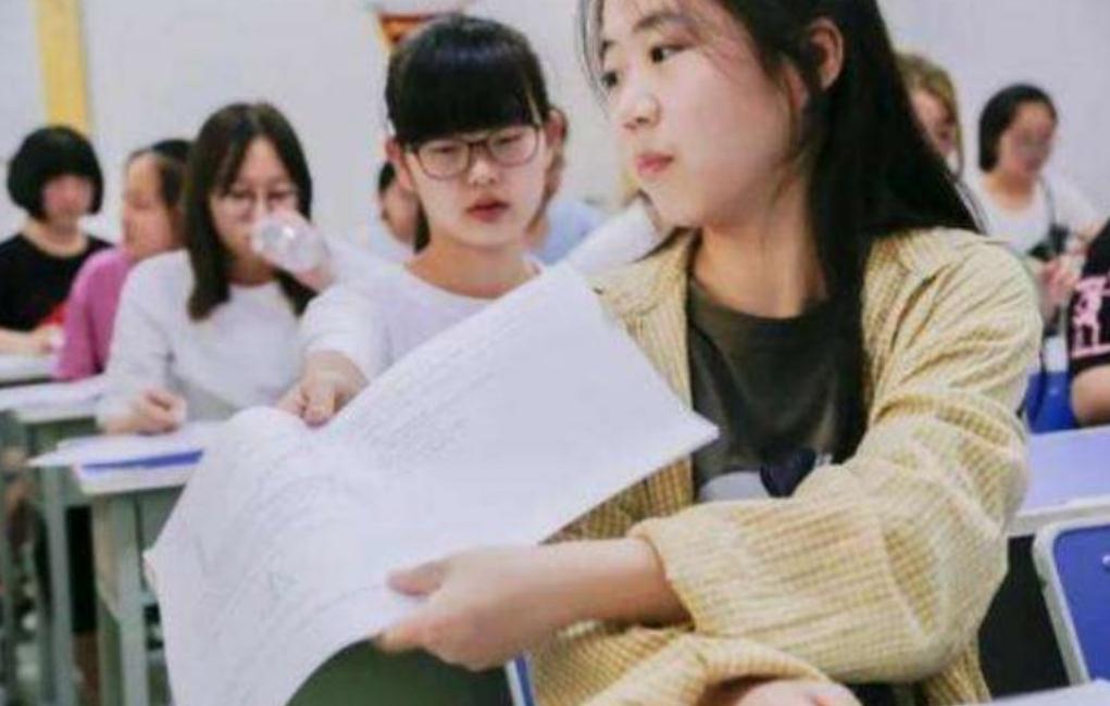 为什么高考要回收“草稿纸”？哪怕是一张白纸，监考老师也要收走