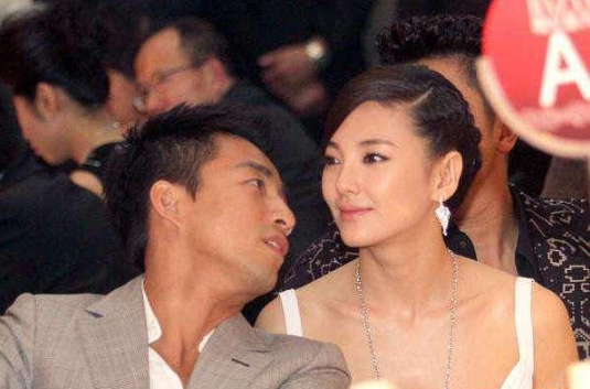 表面“人间清醒”，实际生活却一团糟，这些女星实在令人尴尬