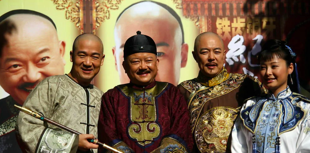 肖战获“最帅男演员奖”,著名编剧发3文嘲讽:粉丝开心就好