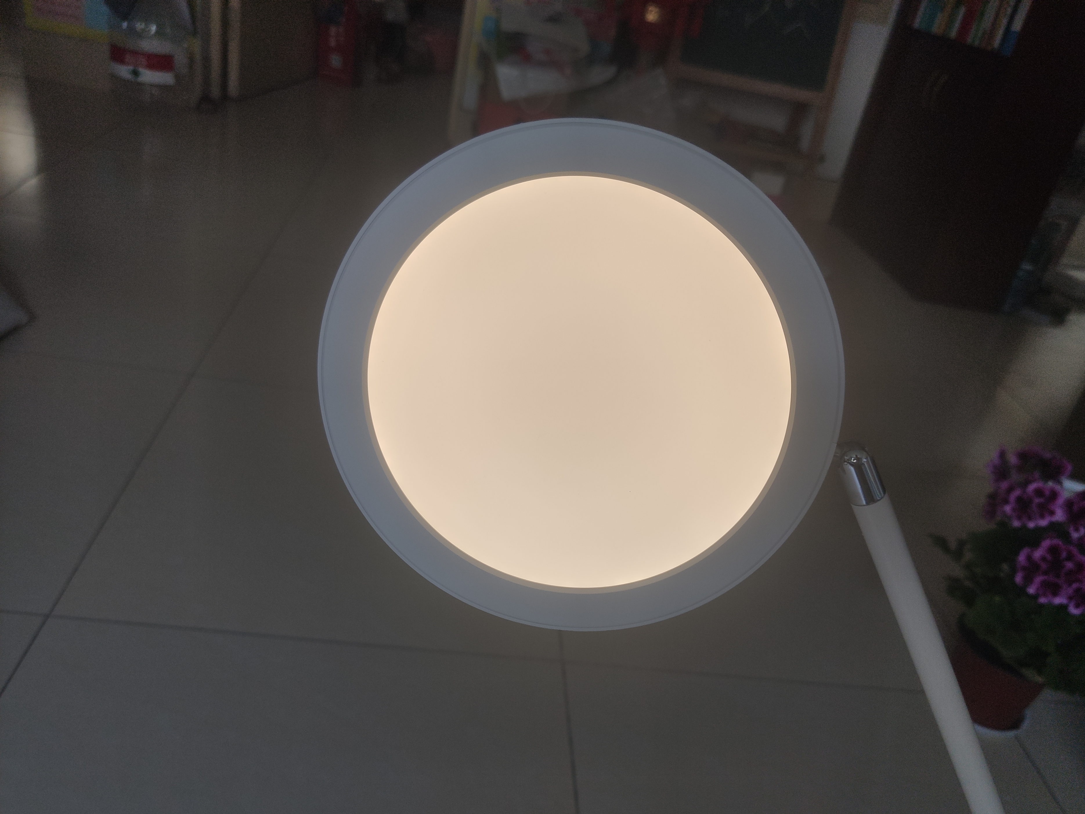 护眼台灯如何选？接近自然光的南卡护眼灯L1是首选