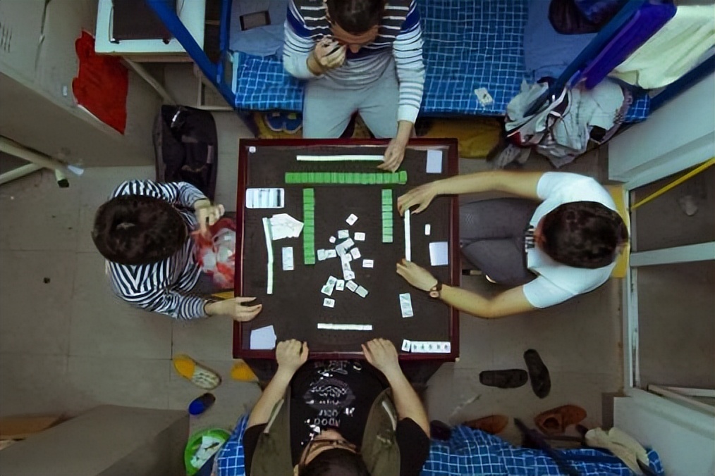 大学迎来新规，2022年开始全面落实，虚度时光的学生开始头疼