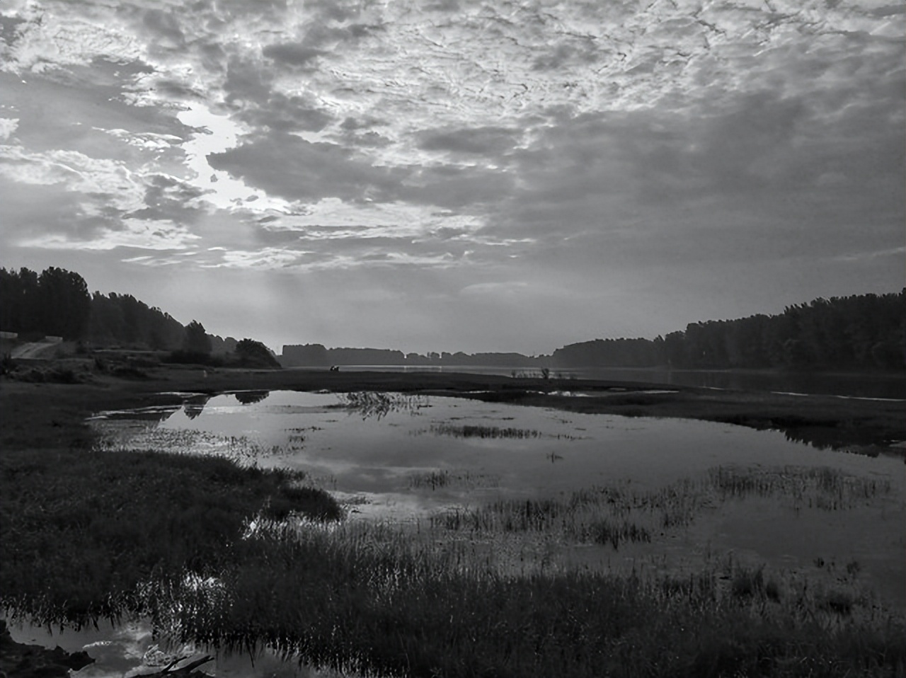 《亮剑》赵刚原型：清华大学高材生，建国后调往北京，成公安部长