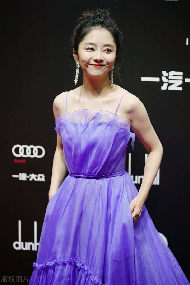 90年的谭松韵很卡哇伊