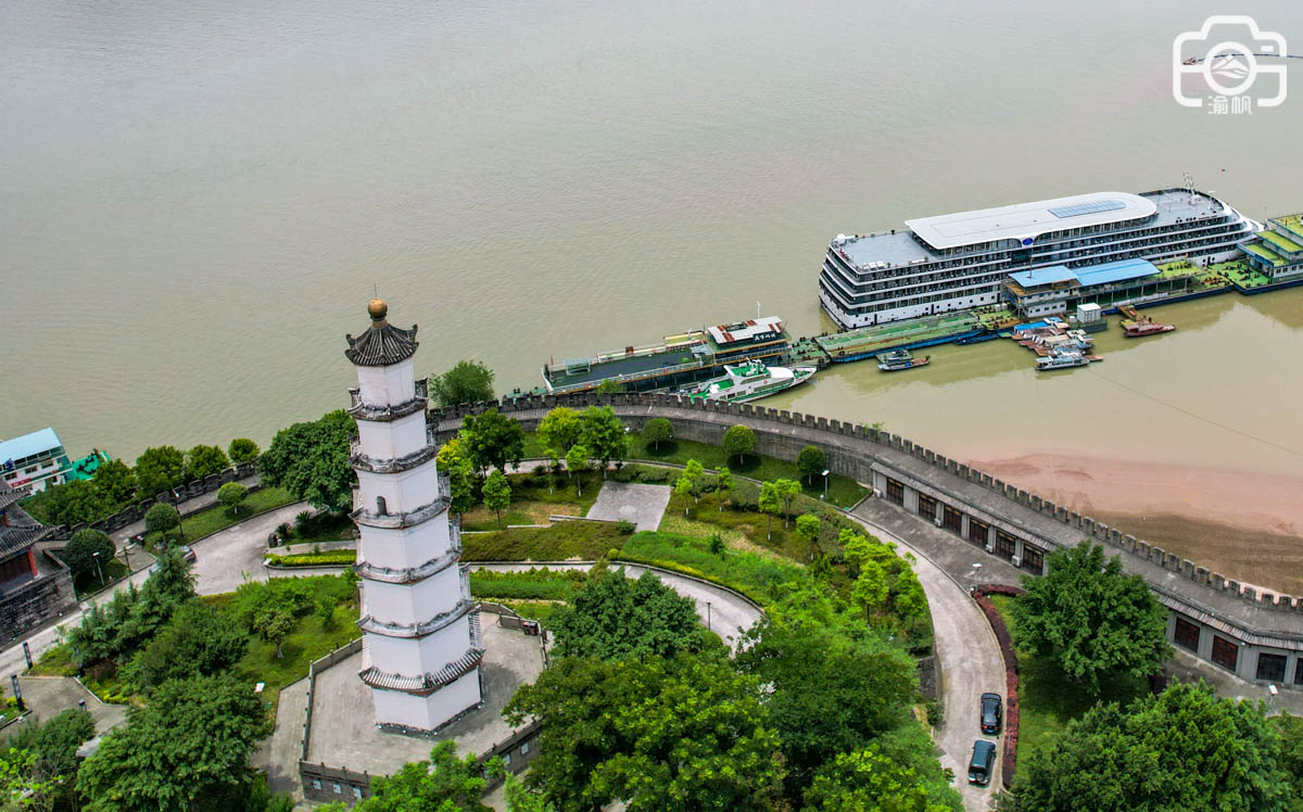 奉节耀奎塔，建成后当地连中五名进士，是川江航运的安全塔