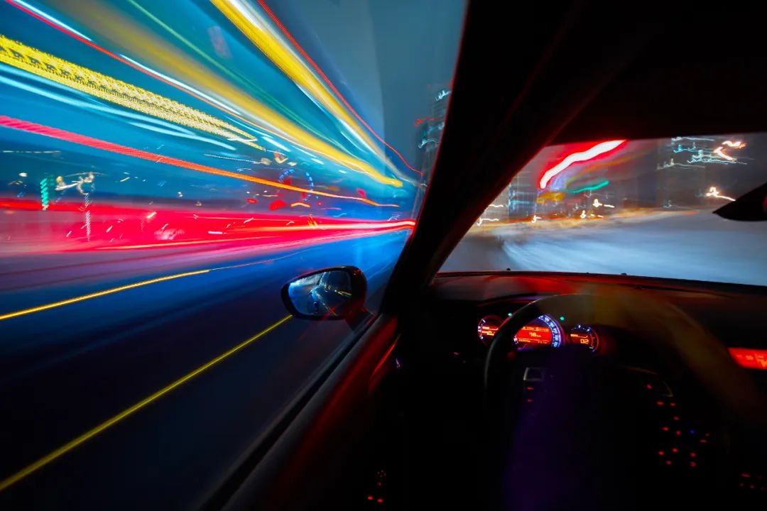 完全自動化的 L5 級別自動駕駛即將到來，汽車黑匣子技術拍了拍你