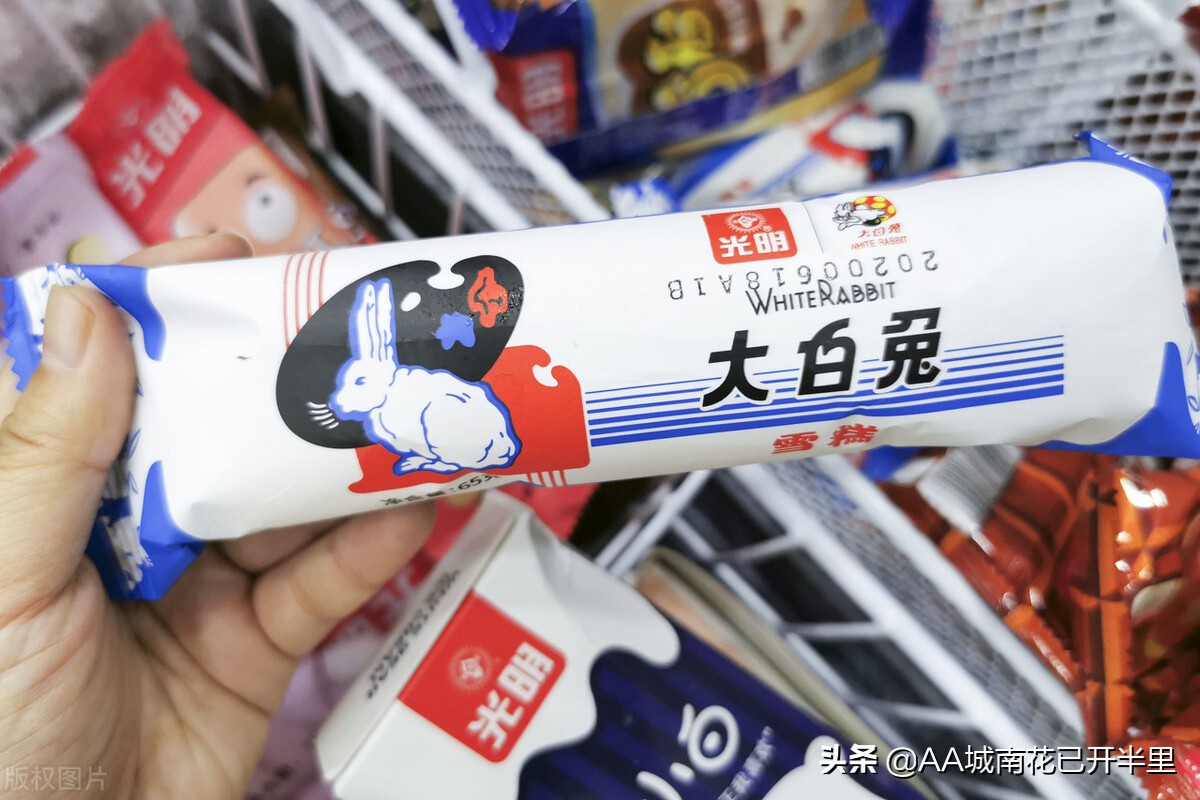 拒买高价冰激凌，拒绝商家收“智商税”，让冰棍回归普通大众中来