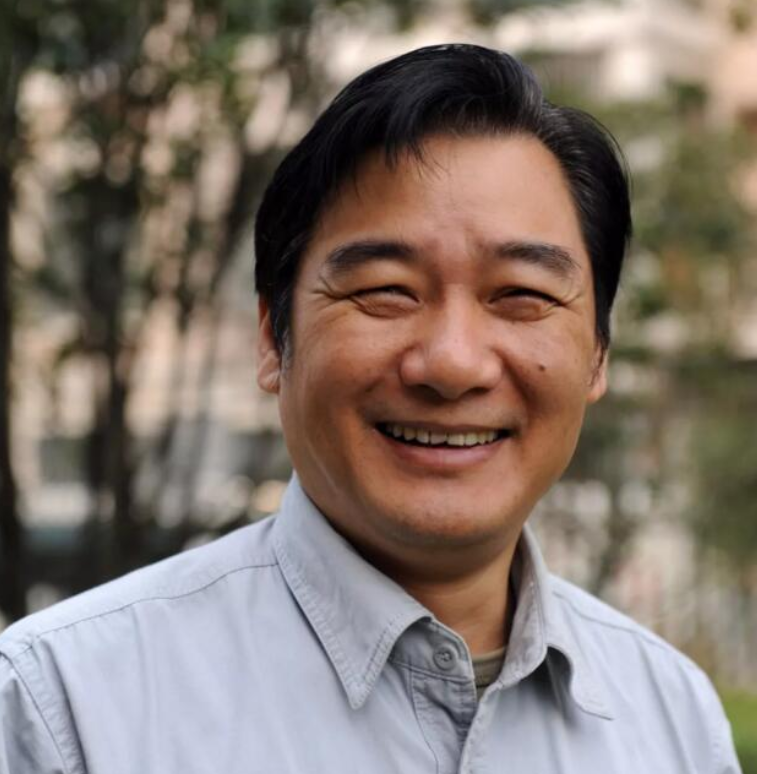 战友牺牲后，他信守诺言去战友家尽孝，9年后娶战友妹妹为妻子