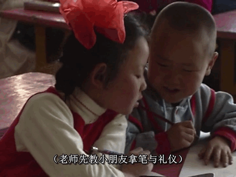 豆瓣9.7分，她的12年人生比《活着》还难，看完哭着打出5星