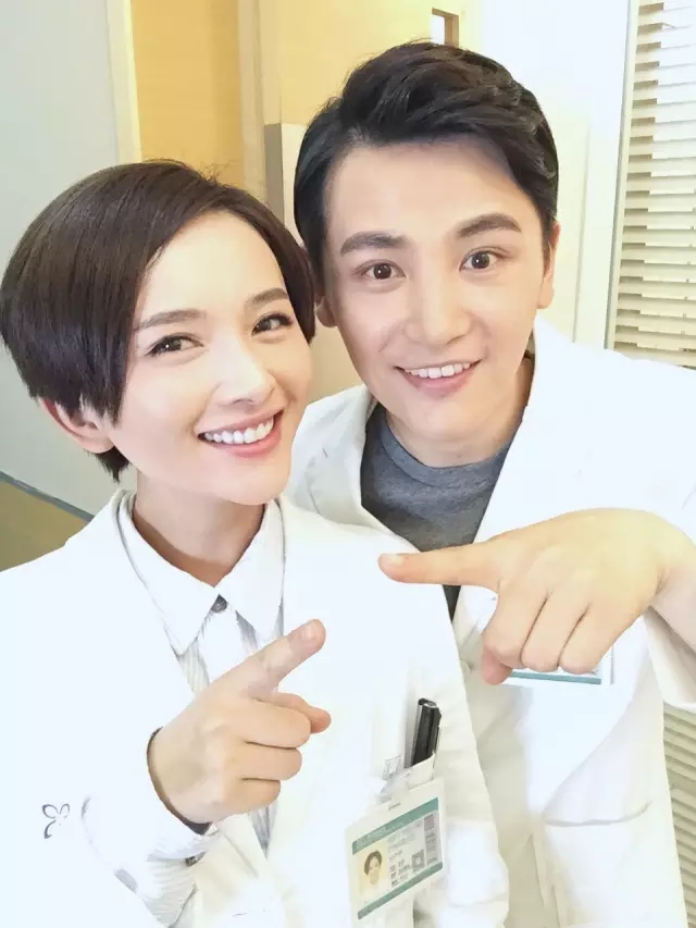 国内最早歌舞组合主唱，出演《火蓝刀锋》走红，百变多面个性女神