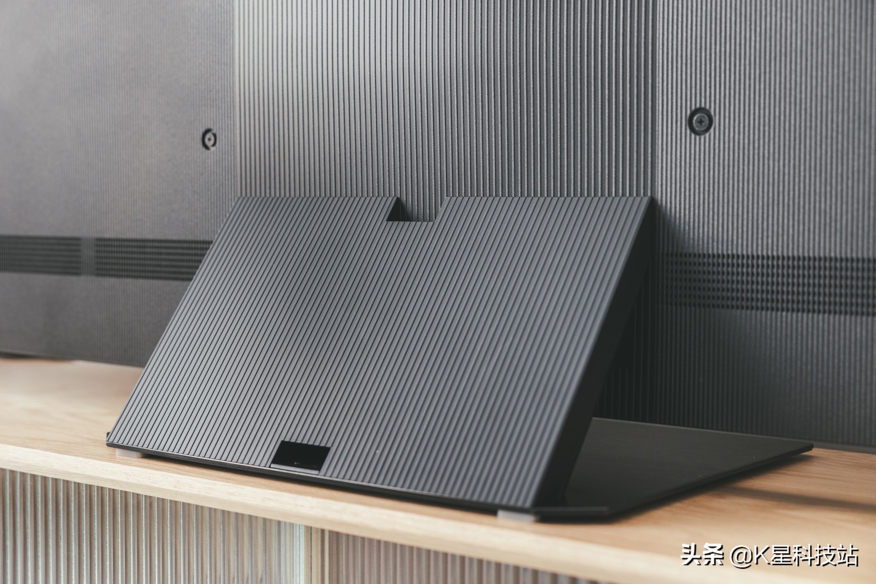 QD-Mini LED 战未来，国产电视画质的天花板，TCL X11电视机评测详解