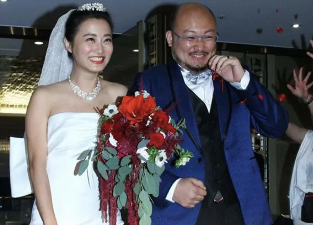 新剧遭换角、高龄拼四胎、肚皮都是针眼...女星怀孕各有各的心酸