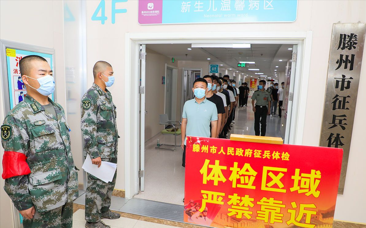 大学生军官（现在大学生当兵考上军校的概率大吗）