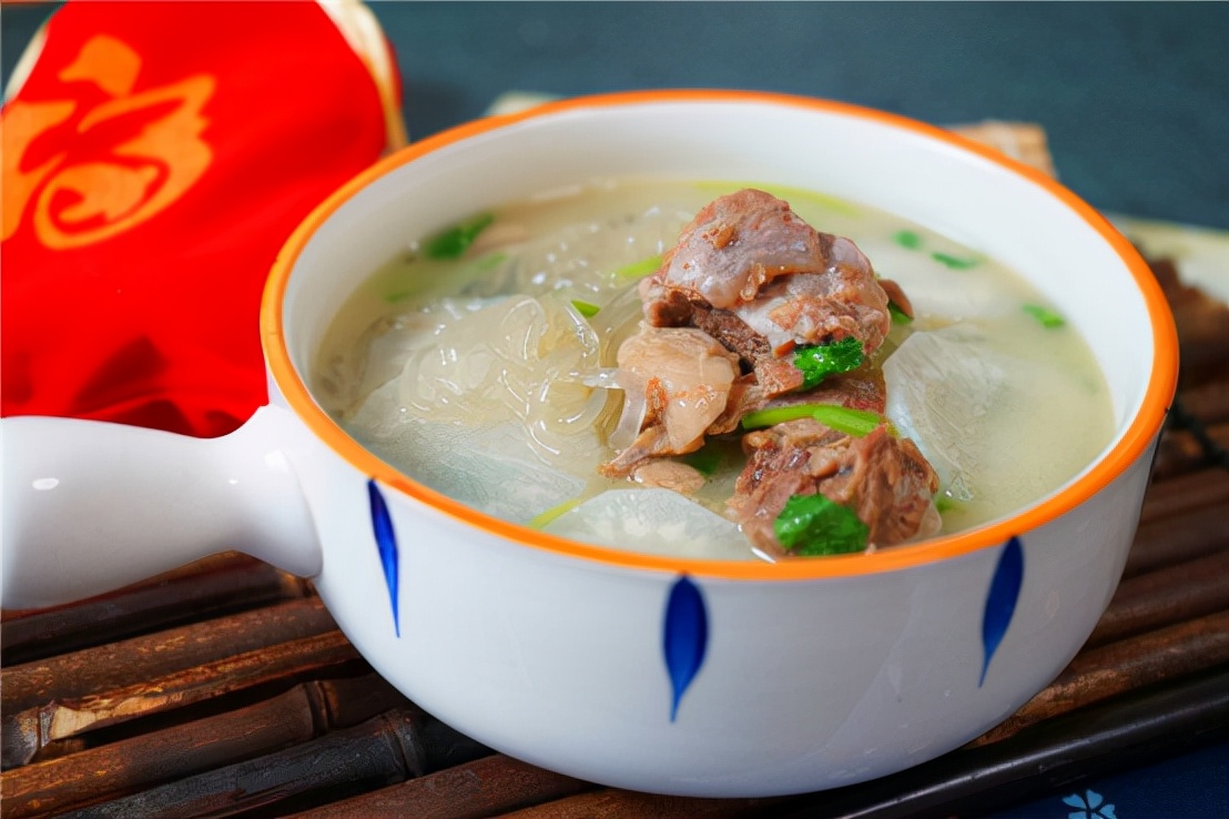 羊肉萝卜粉丝汤,暖胃暖心很滋补,家常制作超简单