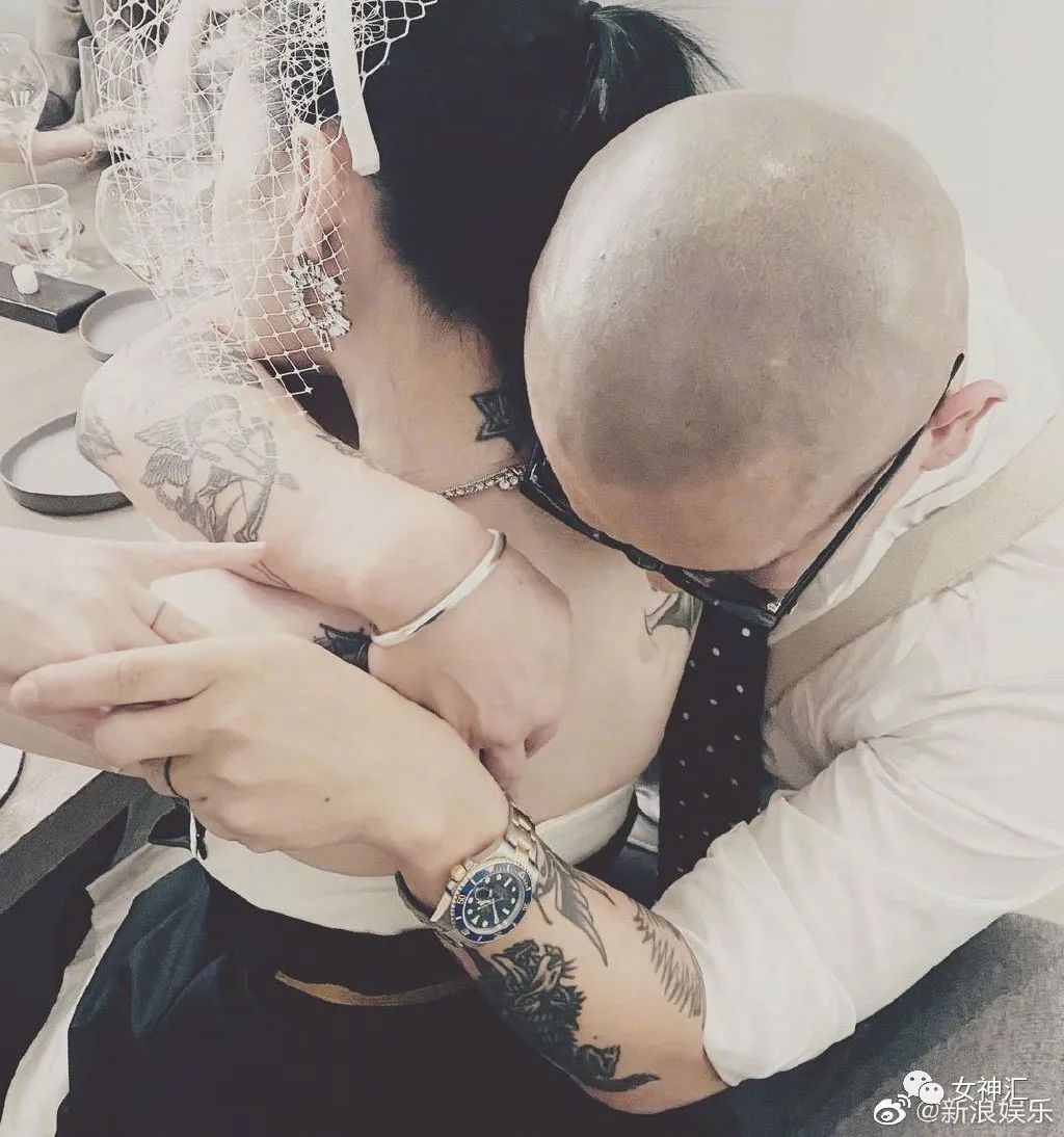 大S具俊晔婚礼现场照意外流出，沙雕网友评论笑不活了