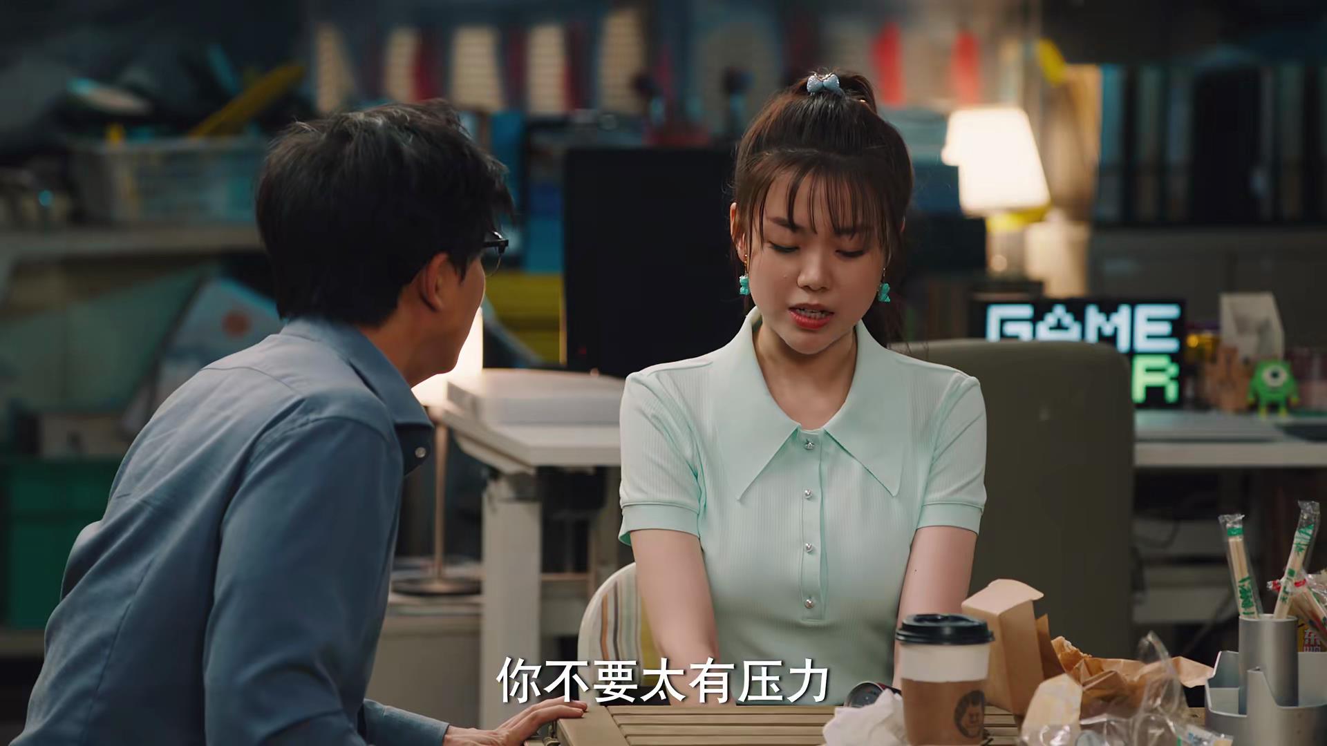 《破事精英》首播质量高，4位配角过分优秀，李佳航也被抢了风头