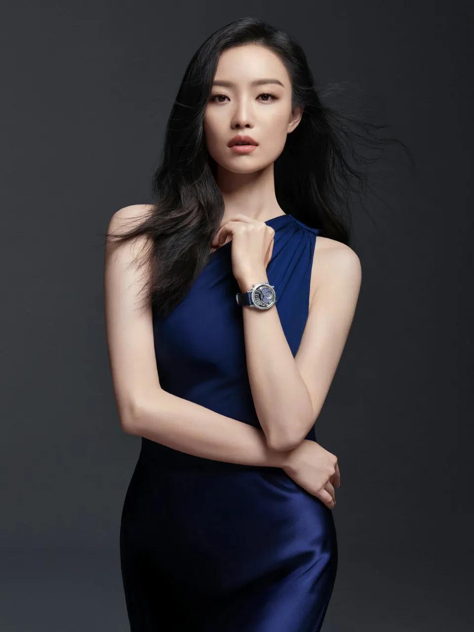 高级的是五颜六色的幕布吗？不 是倪妮