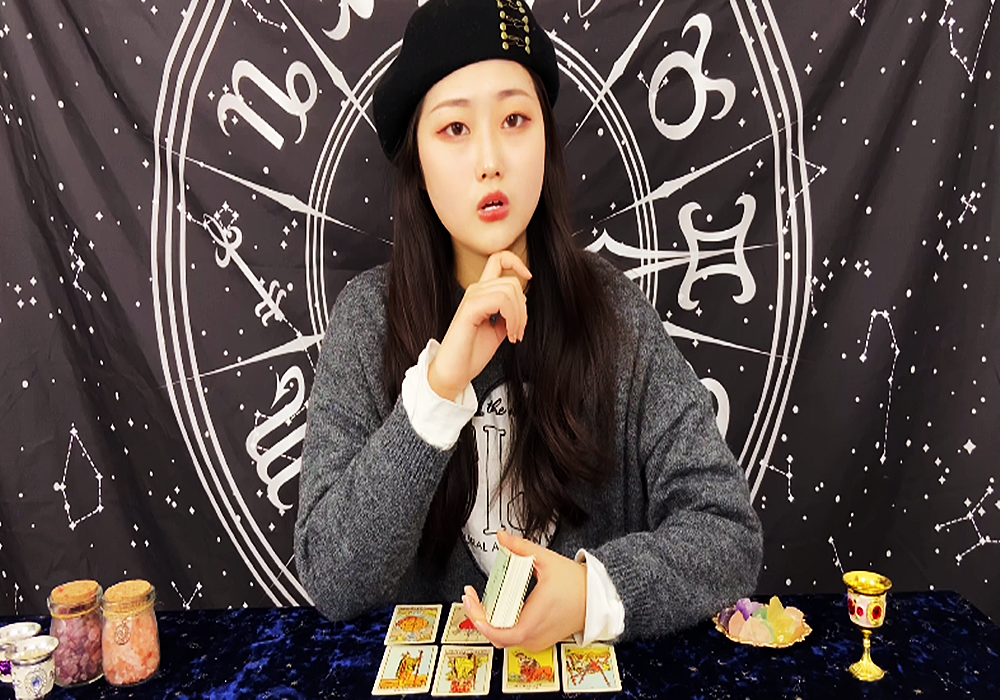 塔罗师艾希:狮子座2月运势,对方即便想你,也可有可无