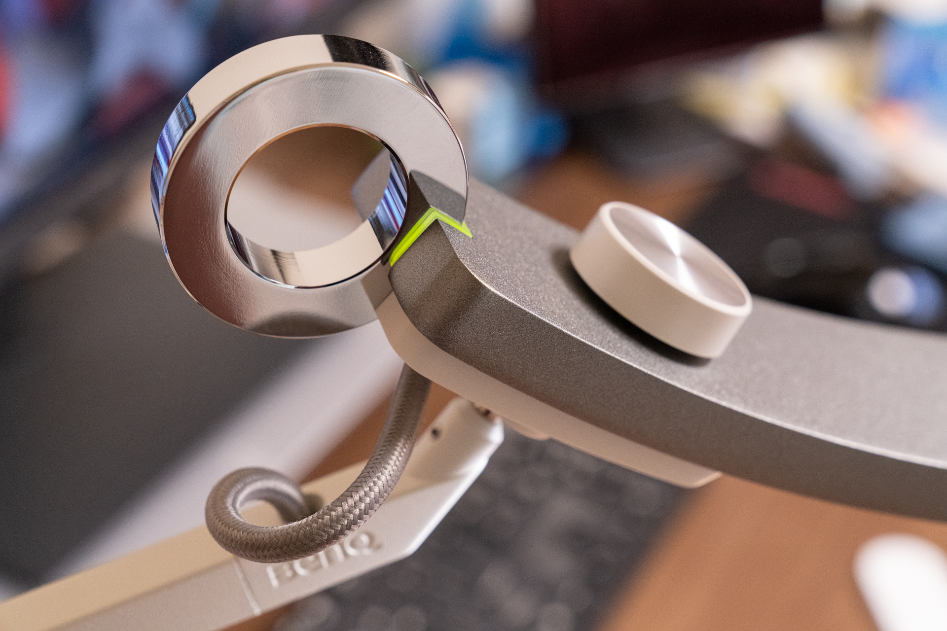 简洁条理，如何布置自己的办公桌面：轻办公好物分享