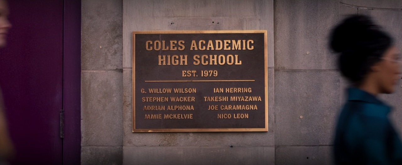 《惊奇少女》首集30个彩蛋与细节解析！向“超人”致敬！（上）