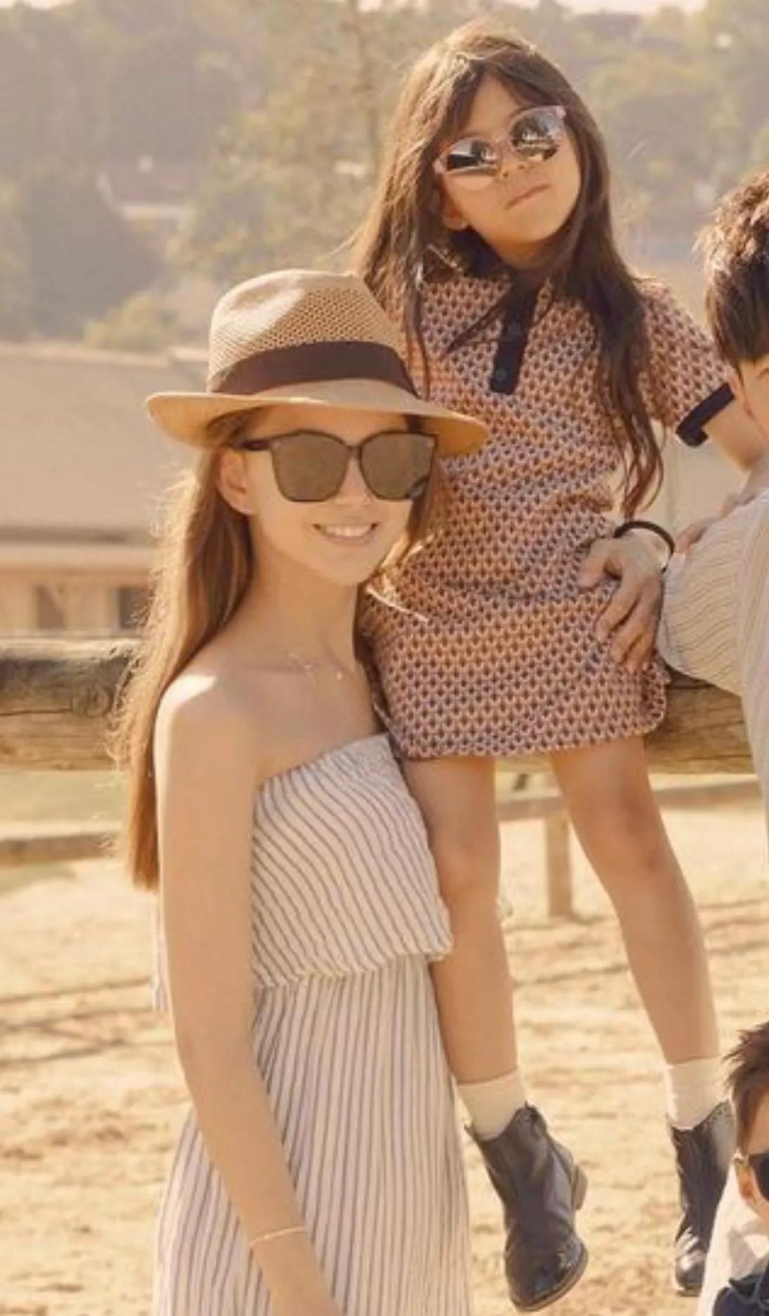 周杰伦元旦晒温馨全家福，一家四口都是高颜值，女儿像妈儿子像爸