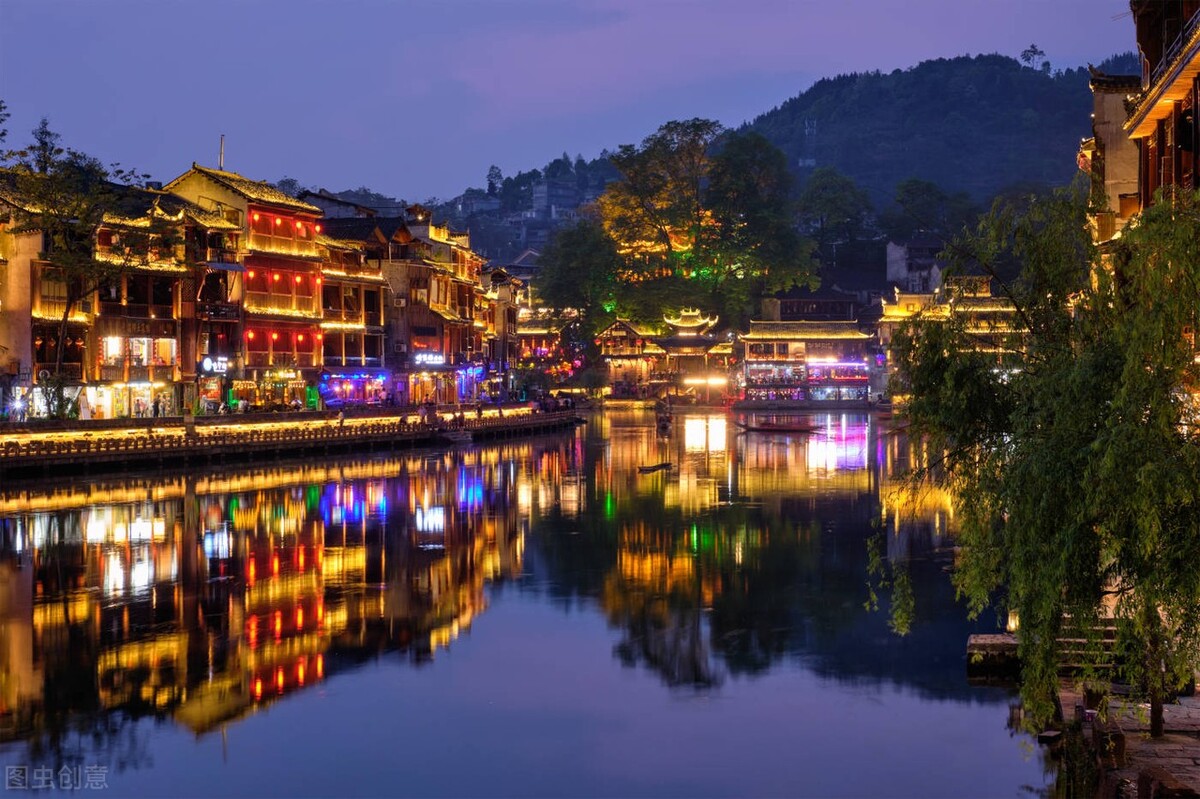 湖南知名度最高的5大古镇，距今4200多年历史，是湘西4大古镇之首