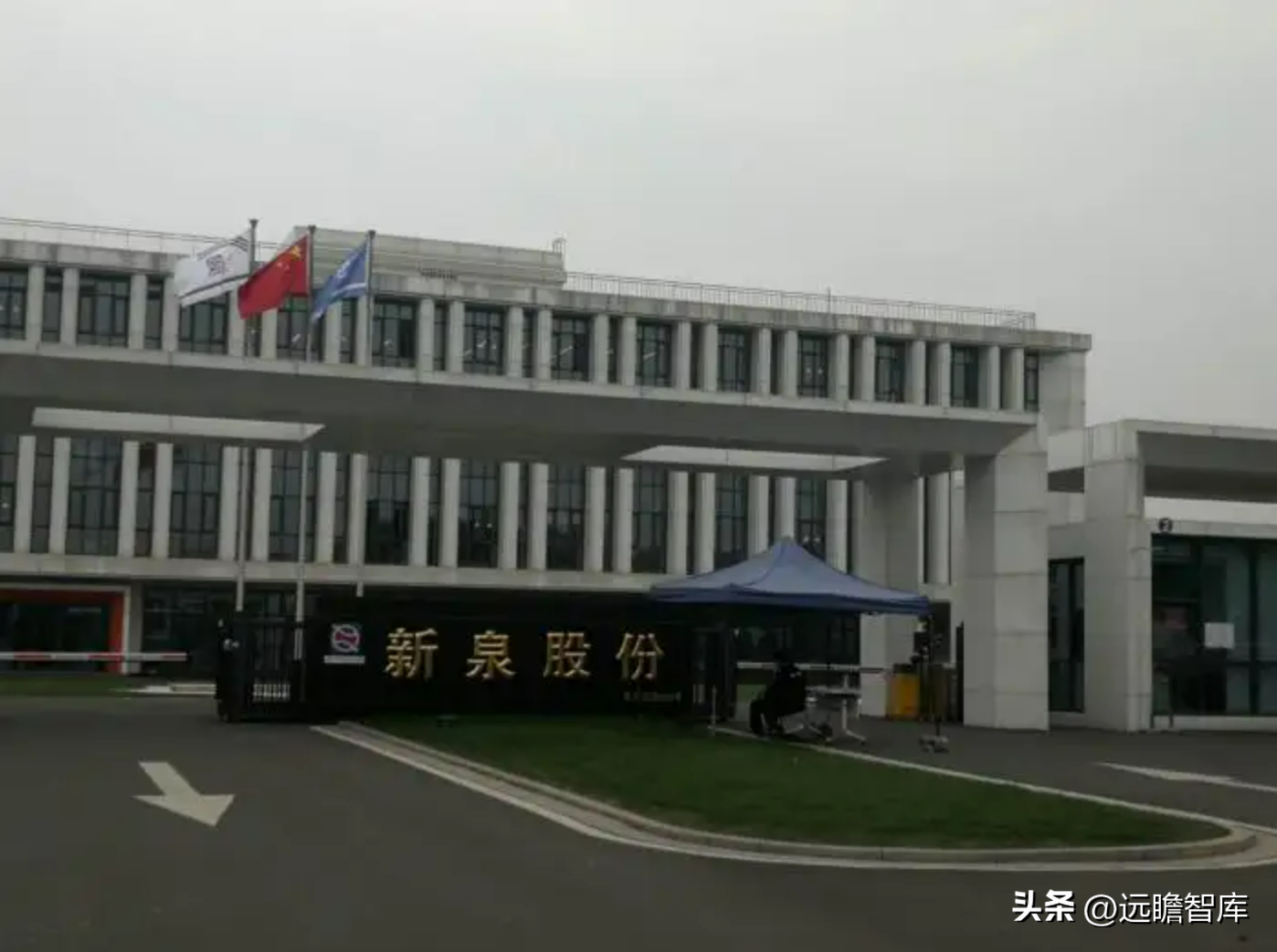 自主内饰龙头，新泉股份：市场空间广阔，行业竞争格局分散
