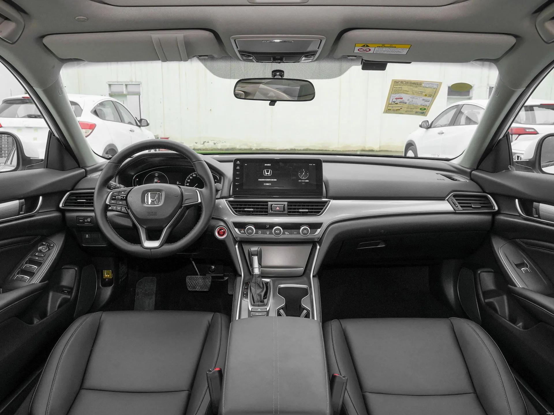 本田雅阁2022款260turbo豪华版