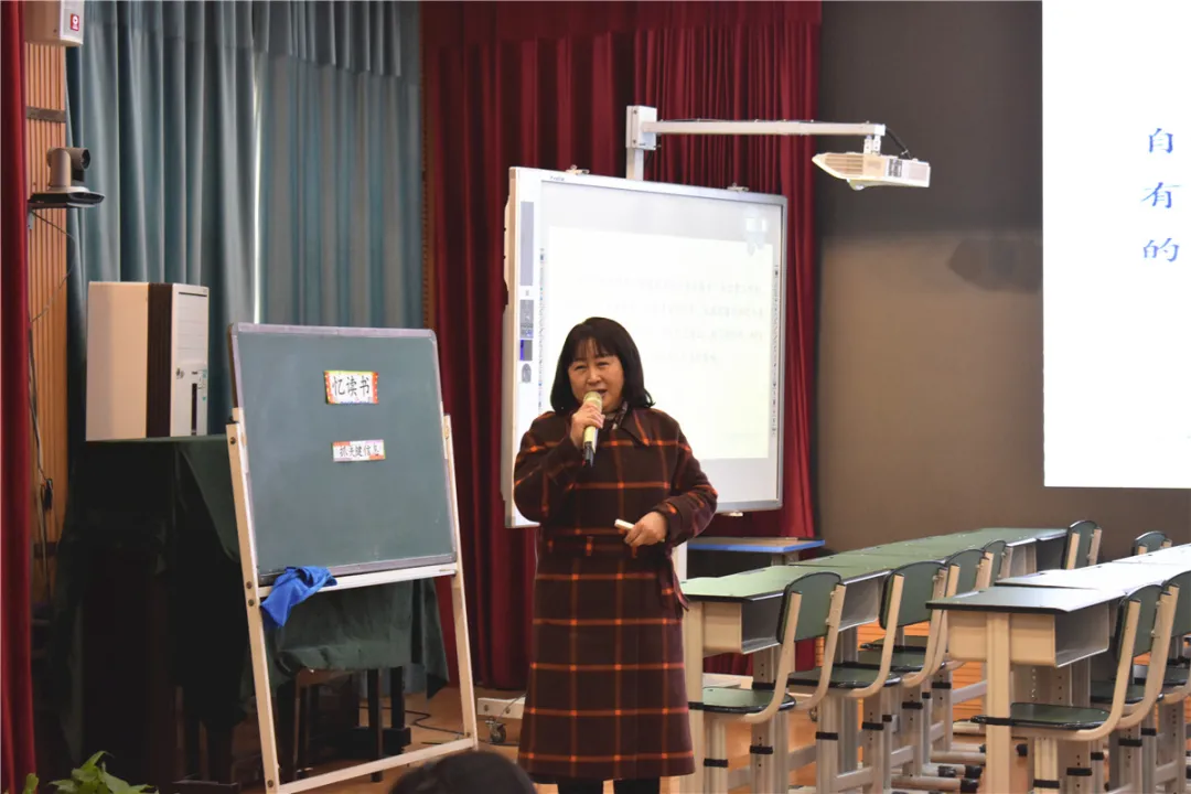 双流区实验小学外国语学校：名师引领促发展 课堂变革进行时