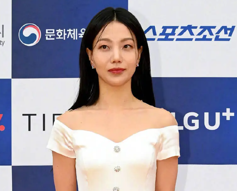 韩国青龙大赏明星生图！没了滤镜颜值集体掉线，金高银发际线堪忧