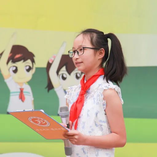 成都市双流区九江小学举行“童心爱祖国 劳动我最美”国旗下表演