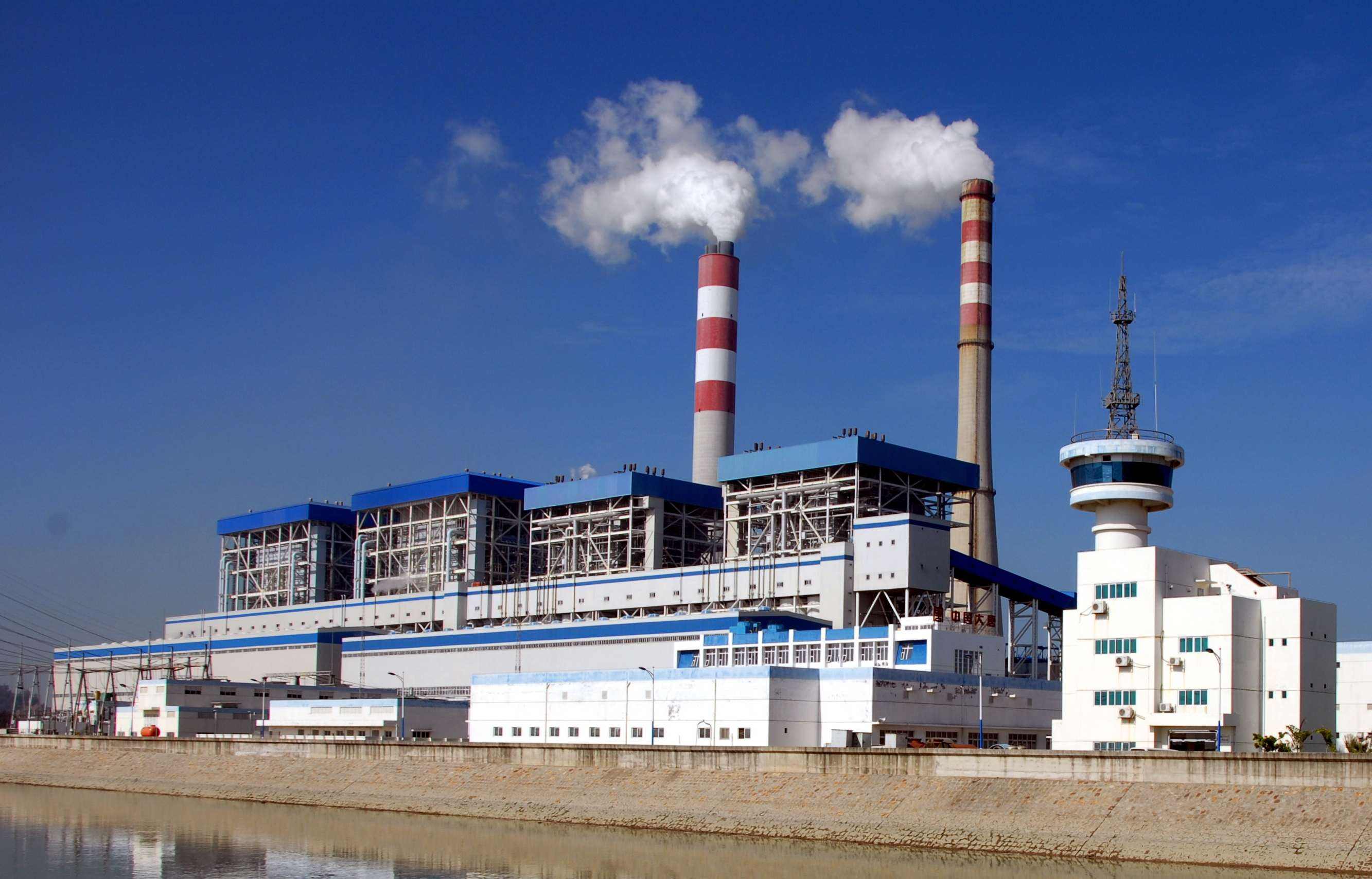 老美负责吹牛，中国负责实现，打不垮的中国光伏，终将改变世界