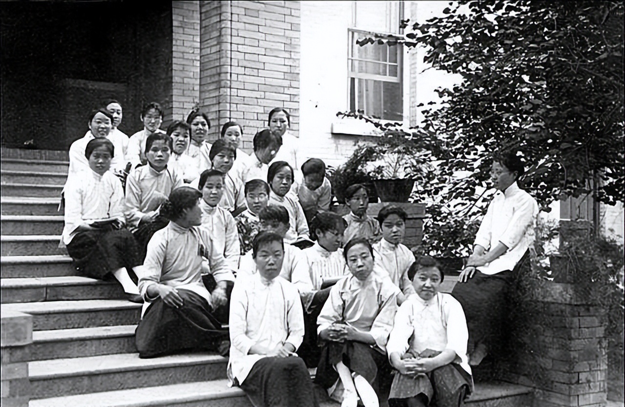 90年，江西高二女生帮助10岁陌生弟弟，27年后弟弟事业有成来报恩