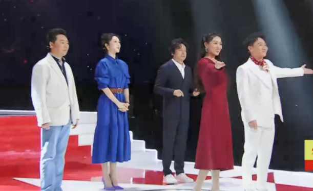 新改版的《星光大道》2022年7月第一期开始了怎么开场主持人换了