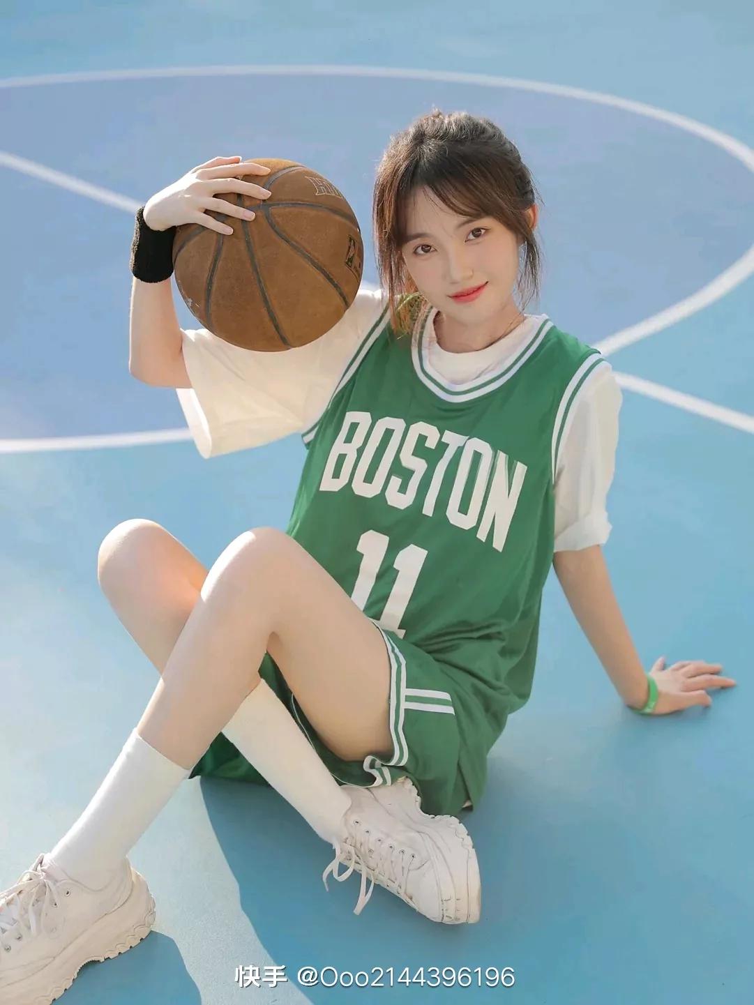 男生为什么喜欢nba的女生(我不喜欢打篮球的男孩子，而是喜欢打篮球的女孩子)