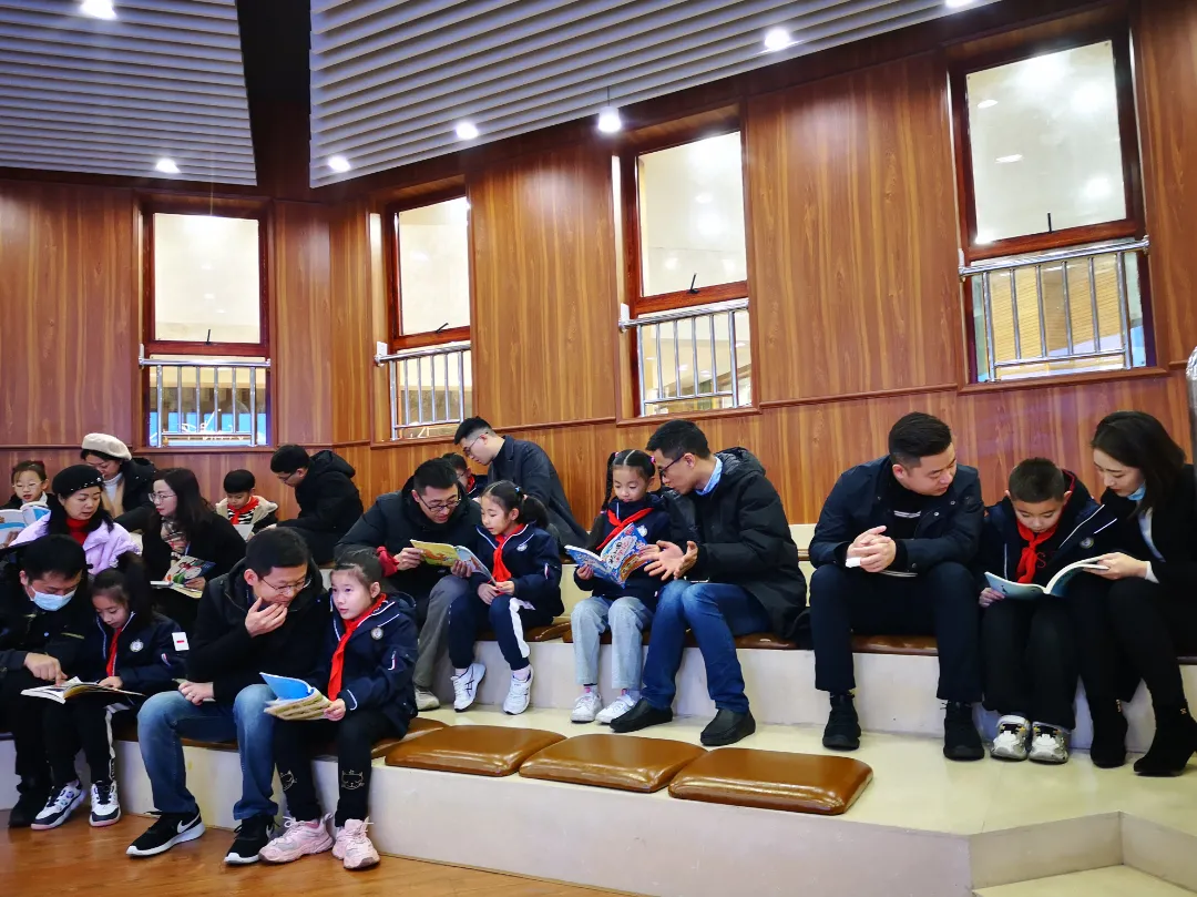 家校互动 趣味共读——华阳实验小学亲子阅读活动报道