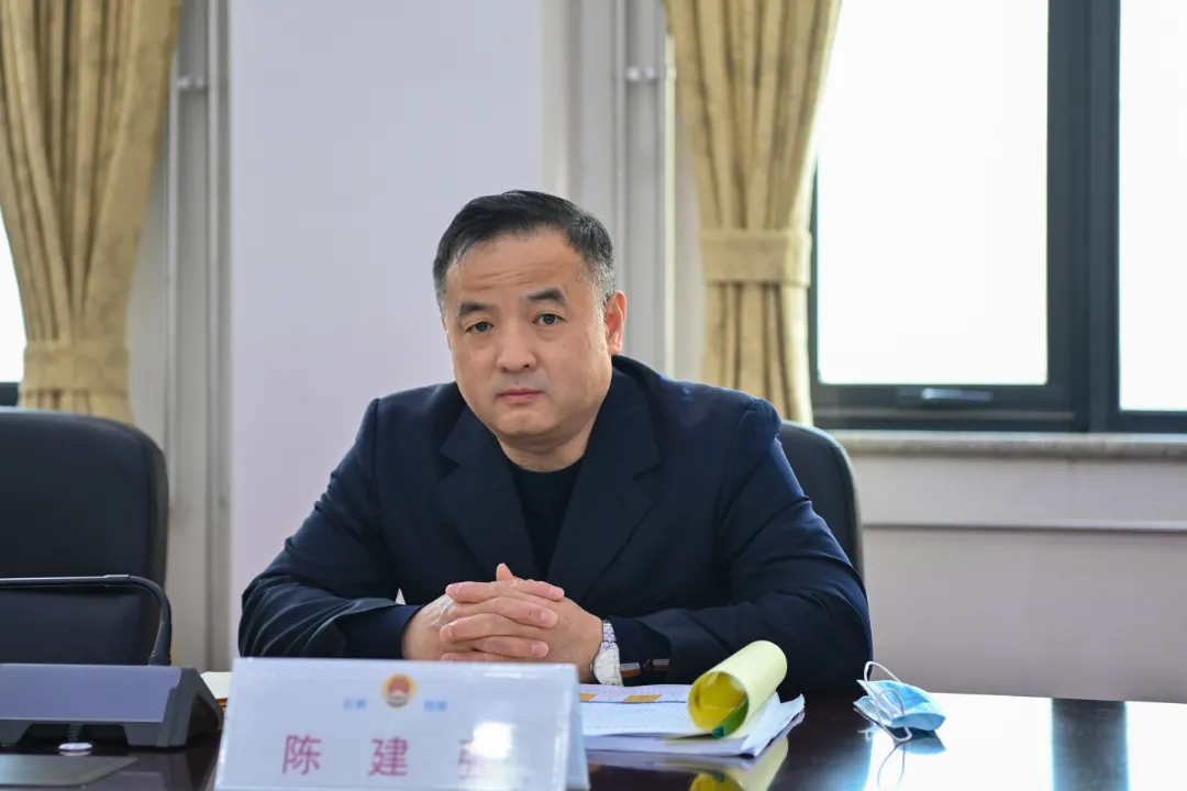 院党组书记,检察长陈建强主持会议,分管业