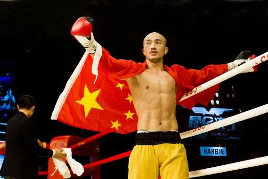 比马保国还丢人!“爱国”拳手翻车背后,一个行业黑幕被揭穿了