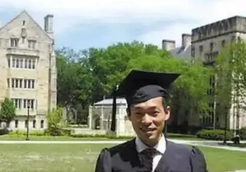 拒绝国外百万年薪，回国当村官月薪1450元，“耶鲁哥”现状如何？